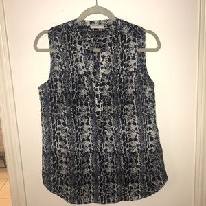 Sleeveless blouse
